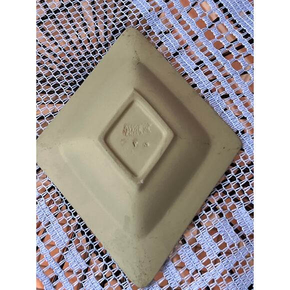 MiCM Wedgwood Jasperware Diamond Cream on Celadon Trinket Dish Ashtray - Picture 6 of 7